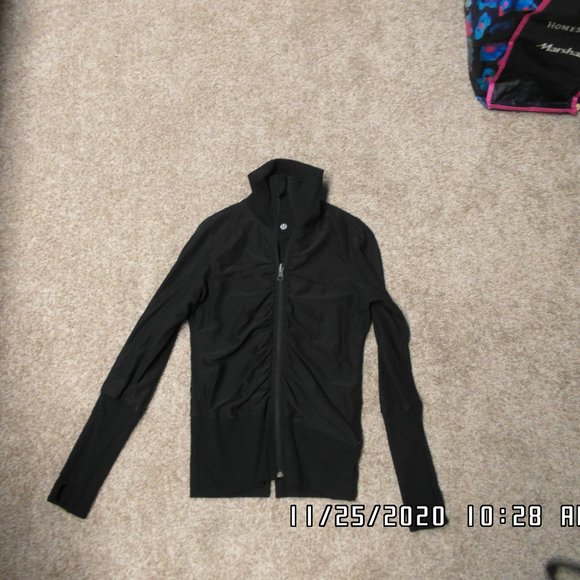 Reversible Black Lululemon sweater - Picture 2 of 4